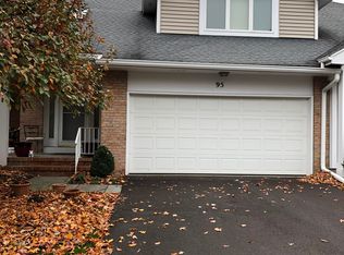 95 Chasewood Cir, Rochester, NY 14618