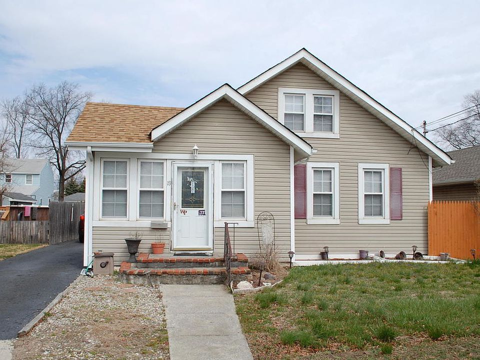 1st image of 19 Essex St