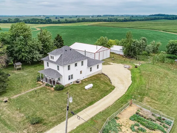 19498 Shooting Star Rd, Anamosa, IA 52205