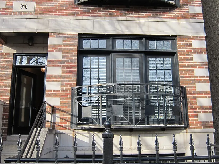 910 W Barry Ave #1 — Photo 8