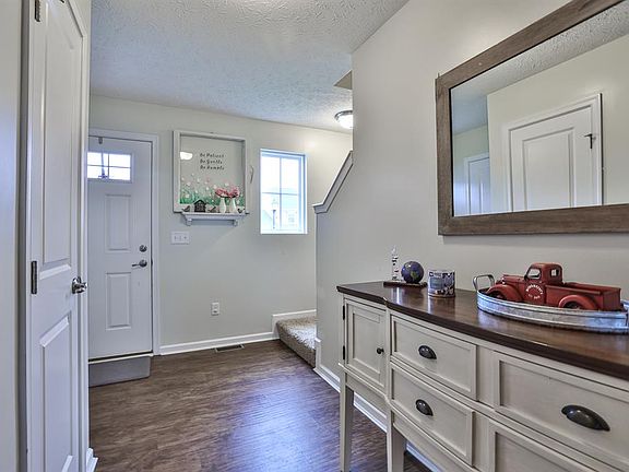 4th image of 9603 Jarrett Ct
