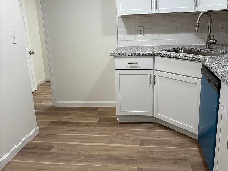 1517 Como Ave #B — Photo 11