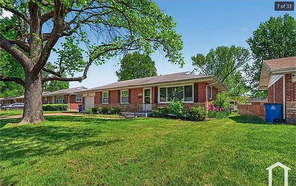 300 Rand Dr — Photo 3
