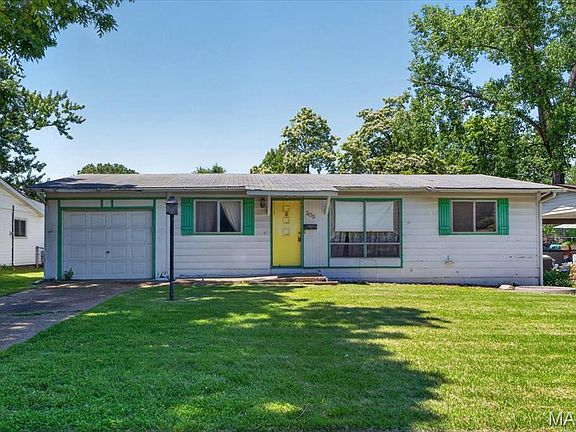 2nd image of 305 Imperial Dr
