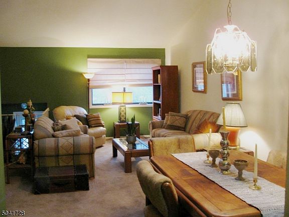 3rd image of 51 Foxtail Ln