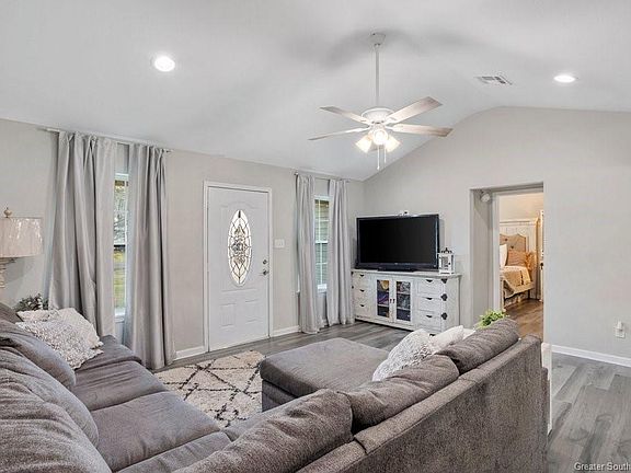 5th image of 1648 Pavillion Dr