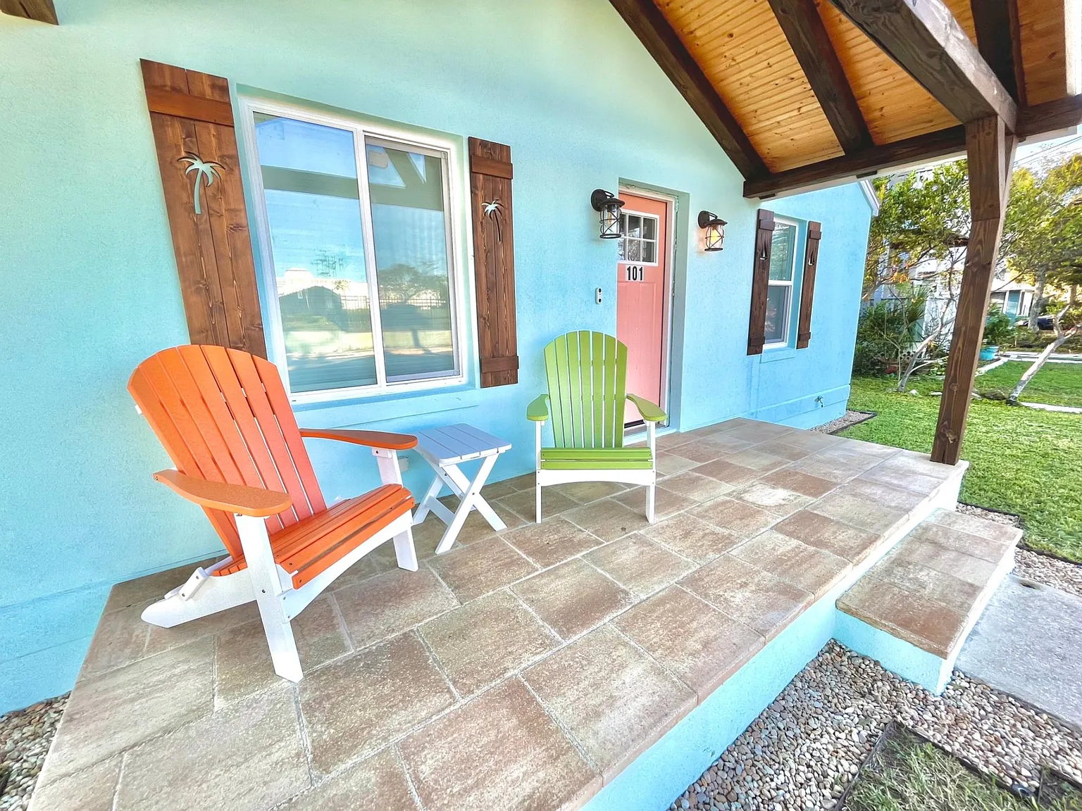 101 N Peninsula Dr — Photo 2