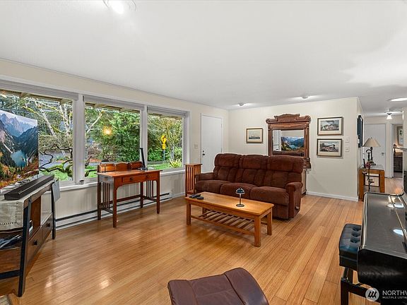 4th image of 2515 NE 168th Street