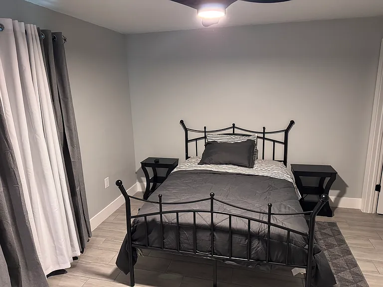 Master Bedroom, Full size bed, private bathroom, fully furnished, large Walk in Closet. Decor colors are optional. We can accommodate color preference. $1,150