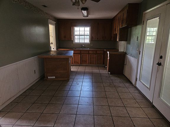 3rd image of 2504 E Linda Ln
