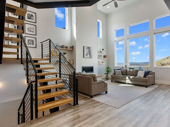 3rd image of 4937 N Vialetto Way
