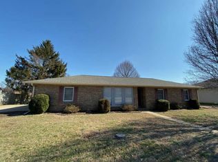 6022 River Bluff Dr, Newburgh, IN 47630