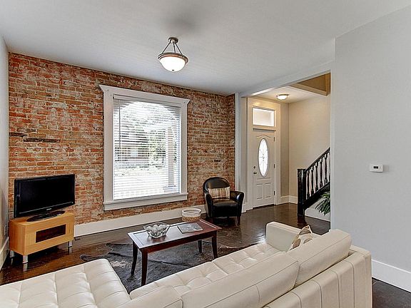 2nd image of 504 W 8the Ave