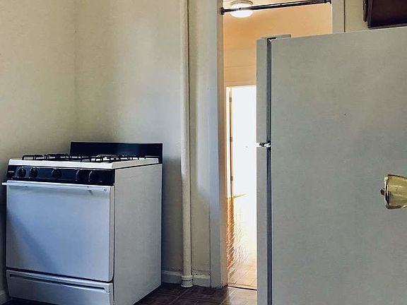 3rd image of 26-20 28th St #8