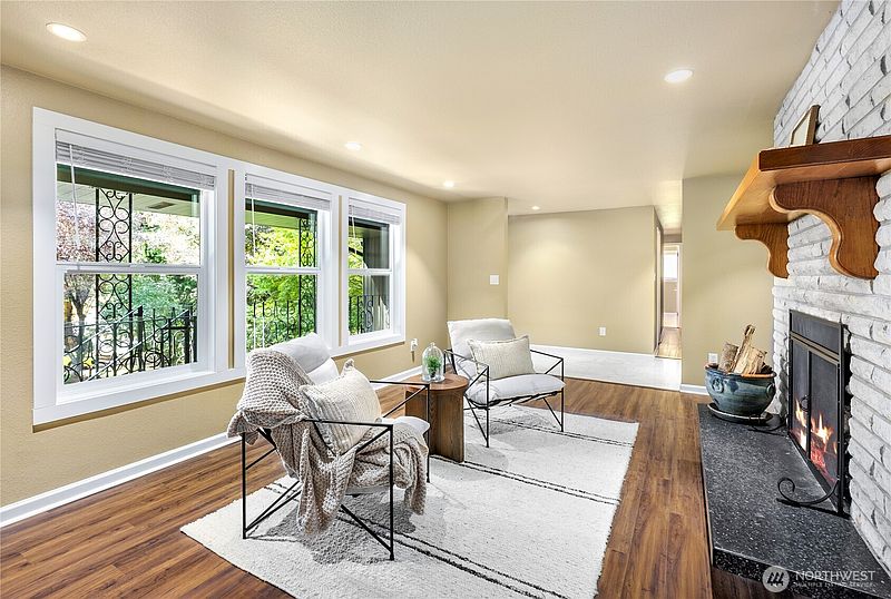 5th image of 7625 79TH AVENUE SE
