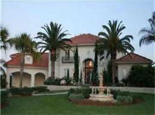 2018 Shoreline Dr, Taylor Lake Village, TX 77586