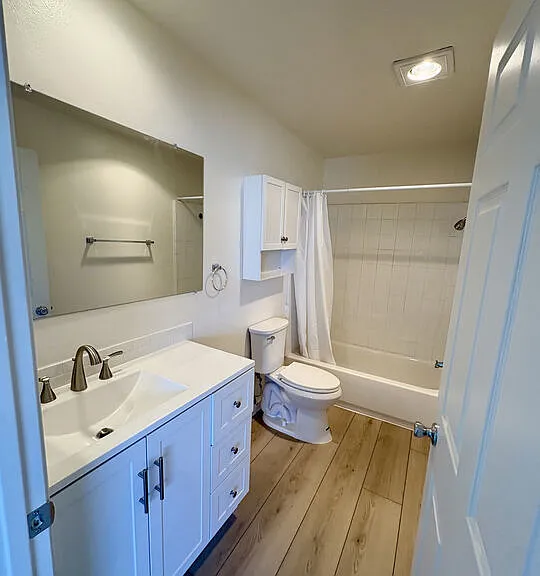 1221 Seward St #103 — Photo 5