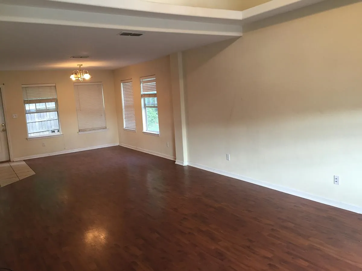 4 bed, 1744 sqft, $1,900 — Photo 3