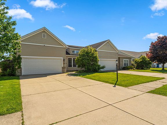 3rd image of 709 Blackstone Ct