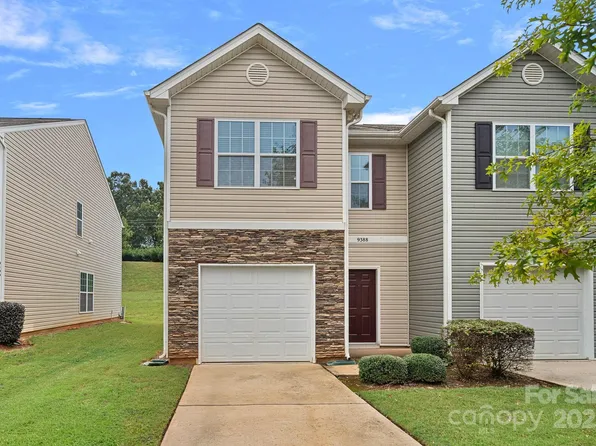 9388 Hamel St, Charlotte, NC 28215