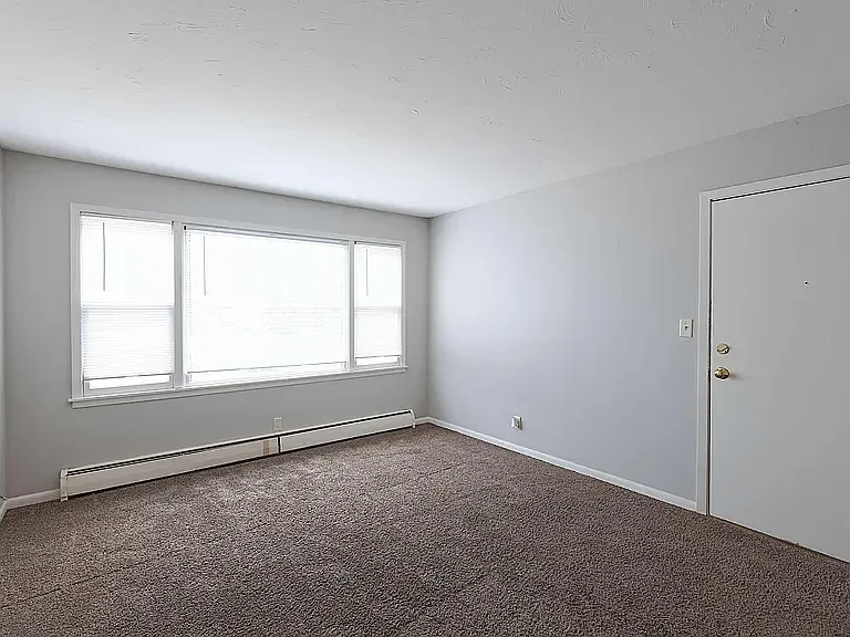 944 E Street — Photo 29