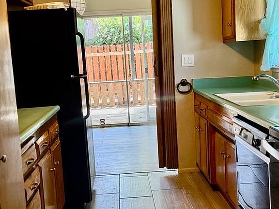 2nd image of 12 Glengreen Street