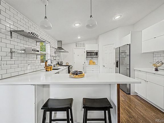 2nd image of 370 Irving Street