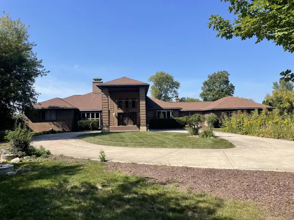 S82W15980 Bass Bay LANE, Muskego, WI 53150