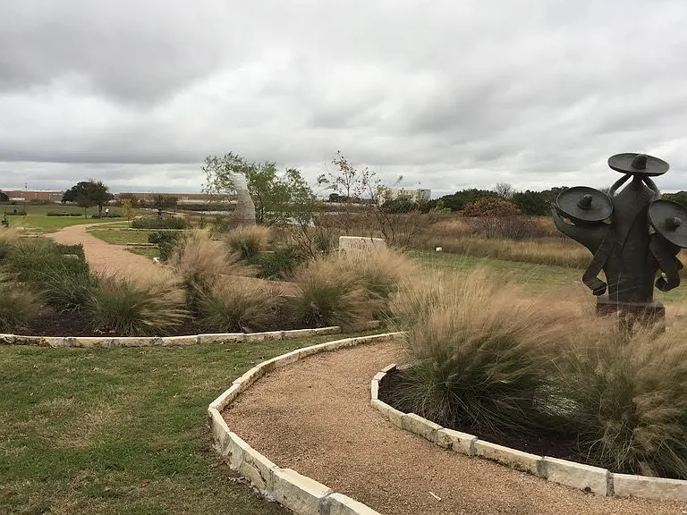 Scenic Jogging Trails in Neighborhood