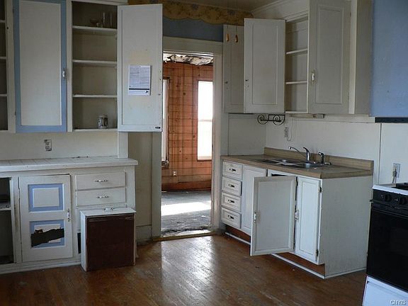 5th image of 1015 Campbell Ave