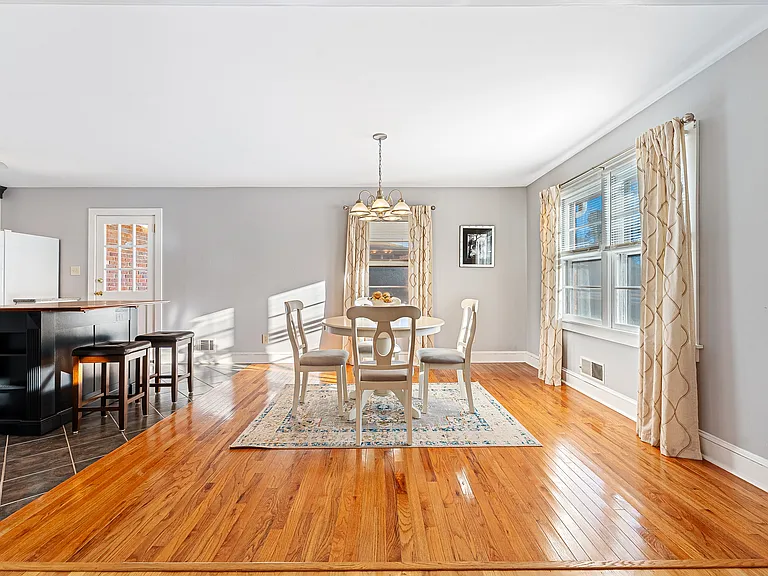 224 Race St — Photo 7