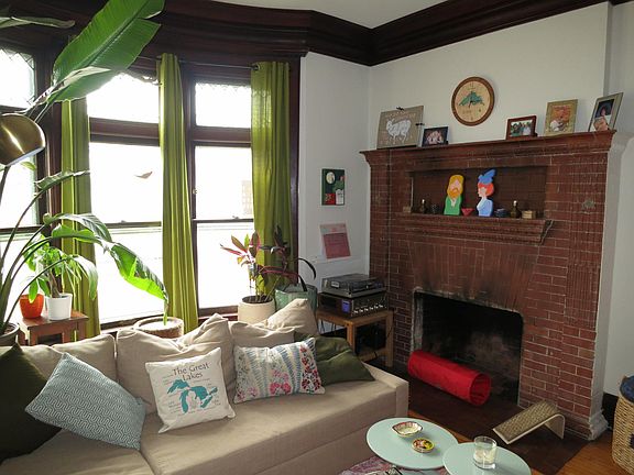 3rd image of 2703 Blaisdell Ave