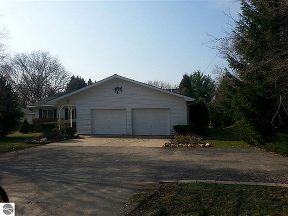2nd image of 1203 W Superior St