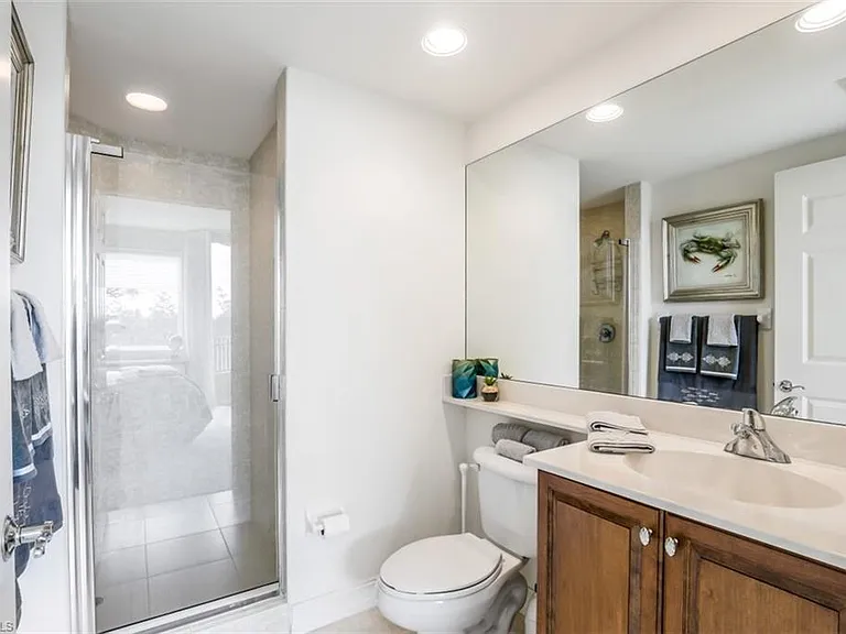 2728 Tiburon Blvd E #302 — Photo 23
