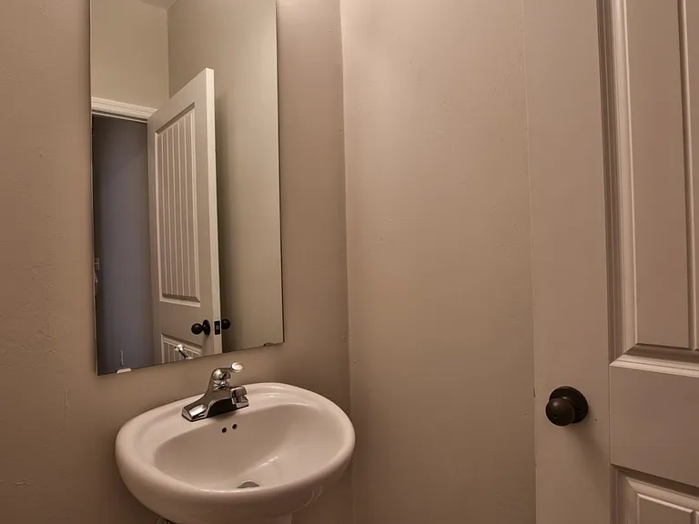 1864 Belle Vue Way — Photo 29