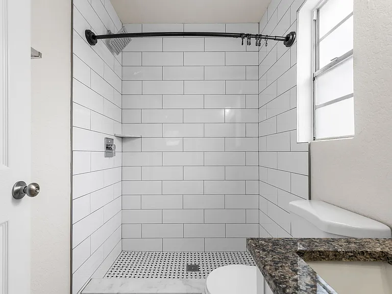 3605 W Iowa Ave — Photo 15