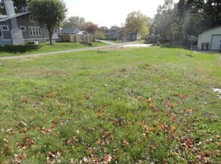 326 W Elm St, Canton, IL 61520