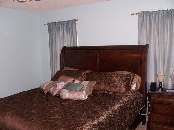 4th image of 178 Damon Dr