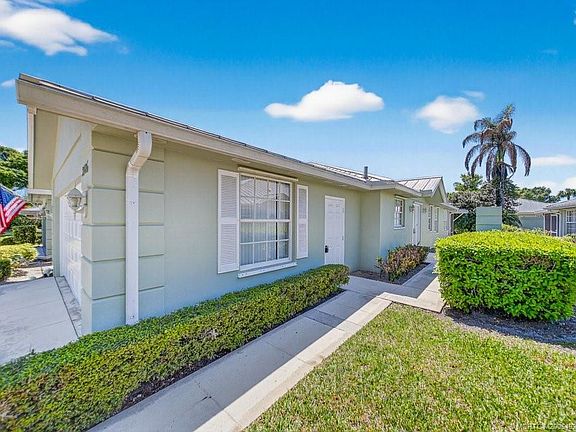 3rd image of 2806 SW Ridgewood Pl