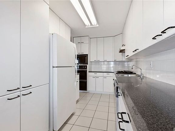 5th image of 70-31 108th St #8J
