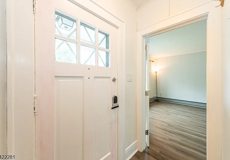 10 Walnut Pkwy — Photo 4