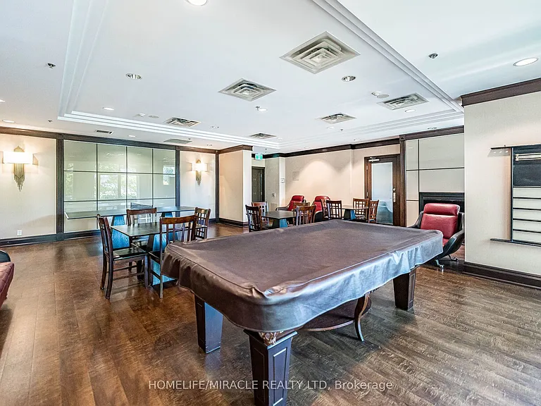 18 Harding Blvd #121 — Photo 42