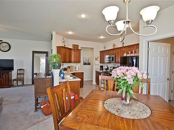 5th image of 851 Meadowridge Ct