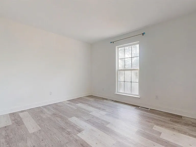 450 Redwood Ave — Photo 30