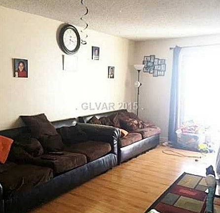 5th image of 3021 Merritt Ave