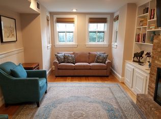 800 A St SE #B, Washington, DC 20003