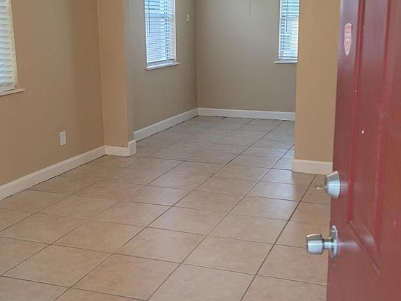3rd image of 2814 Myra St
