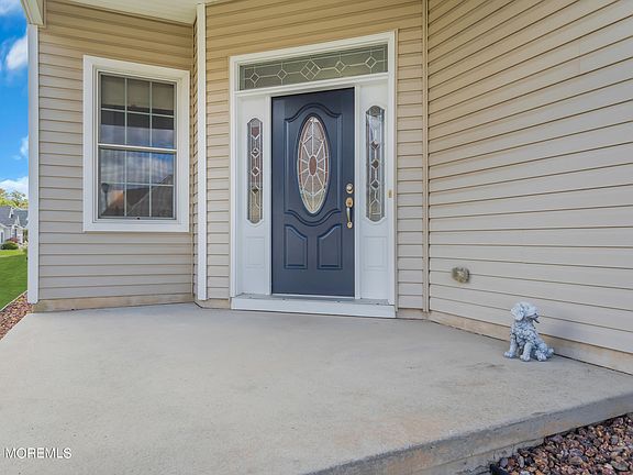 4th image of 49 Eagleswood Drive