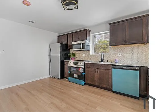 2933 Columbus Rd — Photo 5
