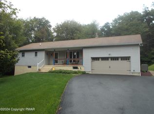 237 Crescent Lake Rd, Scotrun, PA 18355